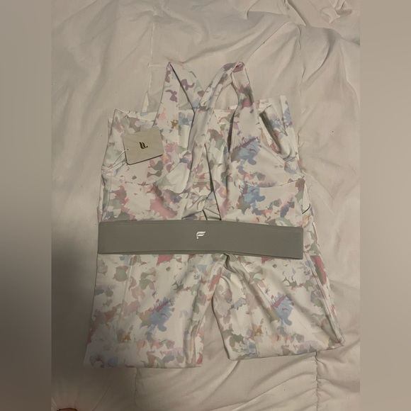 Fabletics Set - Picture 2 of 2